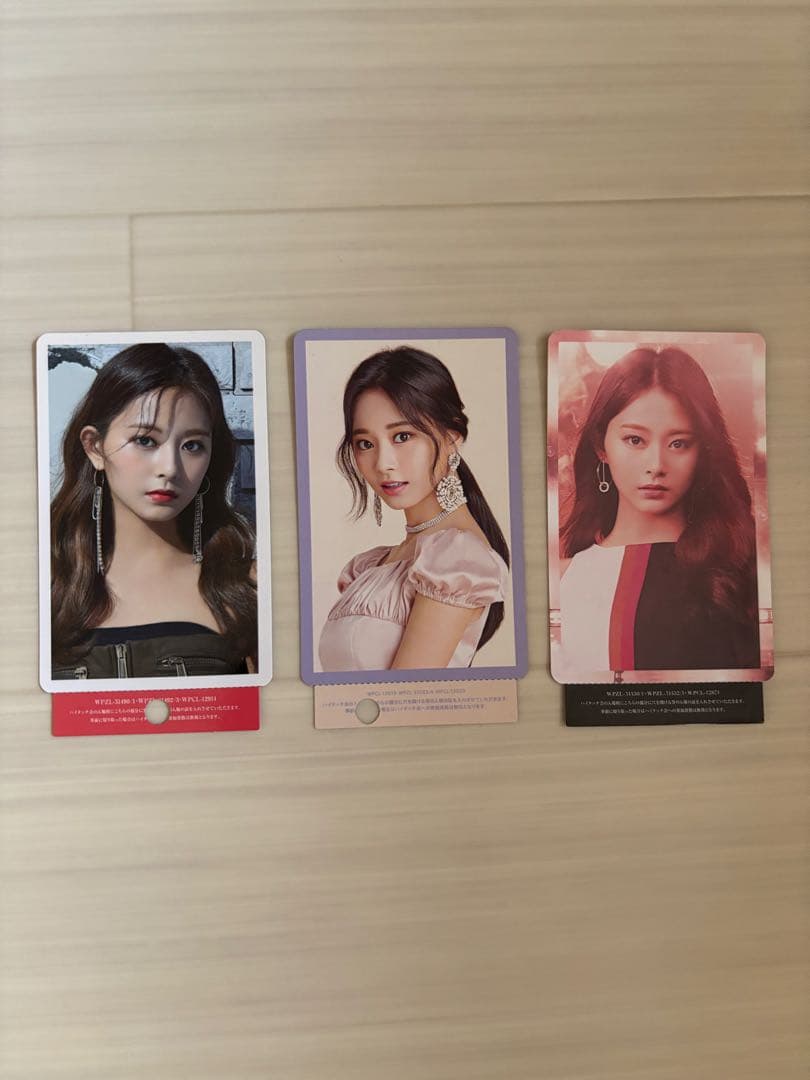 TWICE タレントカード 3枚セット ハイタッチ券 - メルカリ