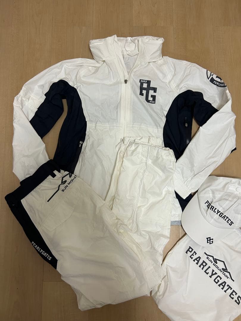 【新品未使用】パーリーゲイツレインウェア　白×ネイビーPEARLY GATES PEARLY GATES（パーリーゲイツ） 【超美品】パーリーゲイツ ツイン