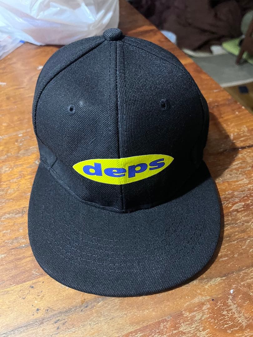 deps デプス ロゴ入り 黒 スナップバックキャップ 帽子 キャップ