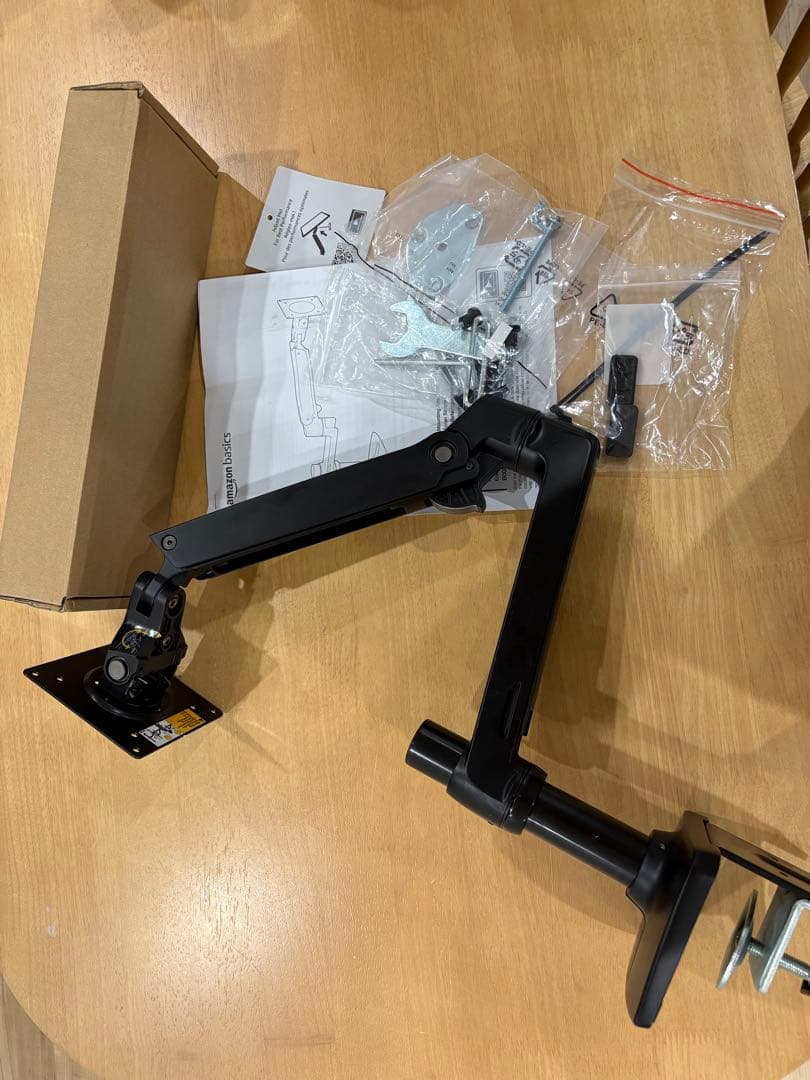 Amazonベーシック モニターアーム 32インチ Amazon.co.jp: Amazonベーシック モニターアーム シングル