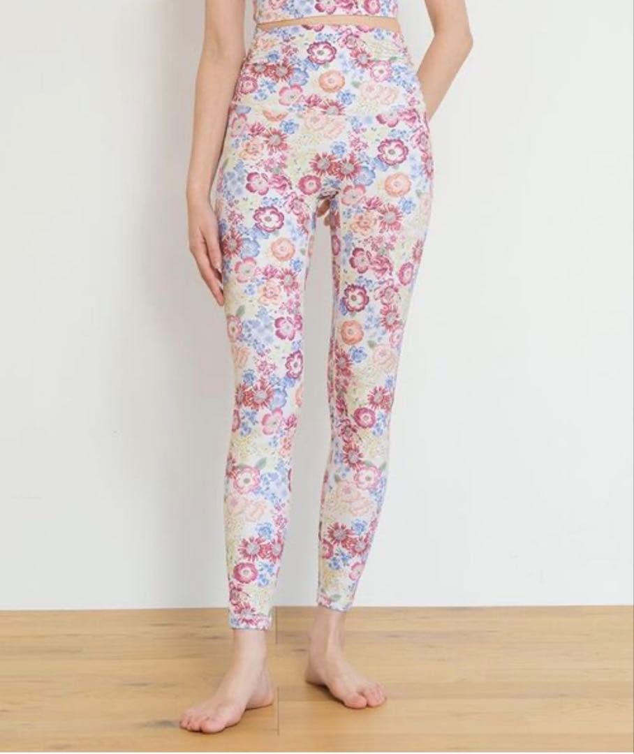 SUKALA】エンブロイダリープリントレギンス Mサイズ - メルカリ