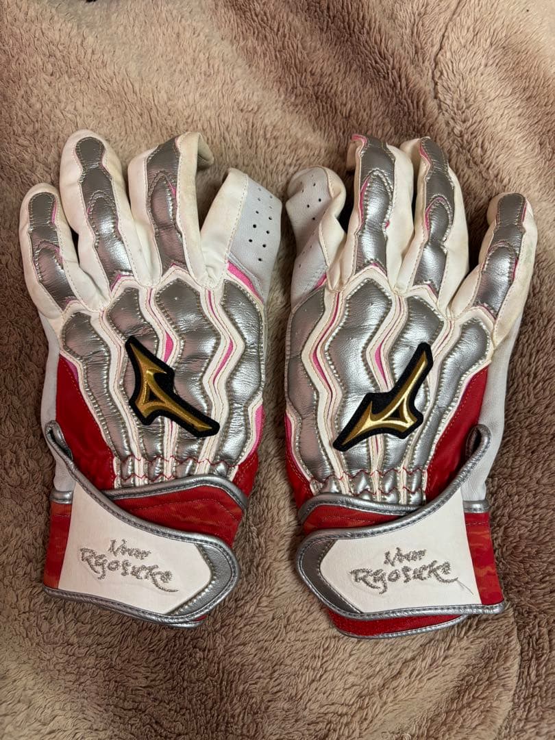 広島東洋カープの菊池涼介選手実使用バッティンググローブ - メルカリ