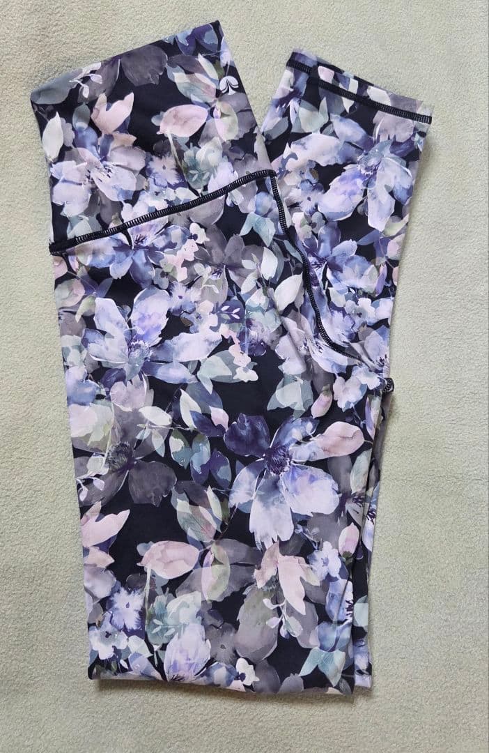 LAVA スカーラ花柄ハイウエストヨガパンツ - メルカリ