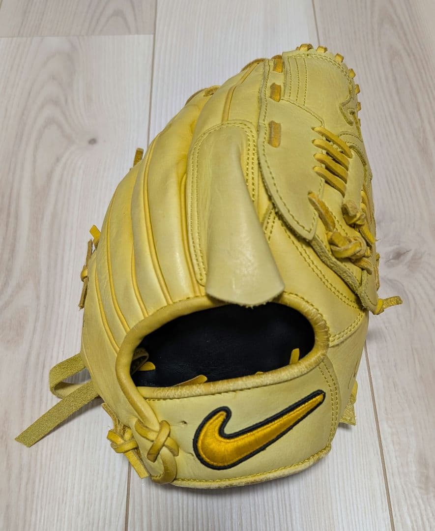 Nike 軟式グローブ イエロー Signature Model　シグネチャー NIKE (ナイキ) 軟式グローブ 30cm イエロー シグネチャー 松坂大輔