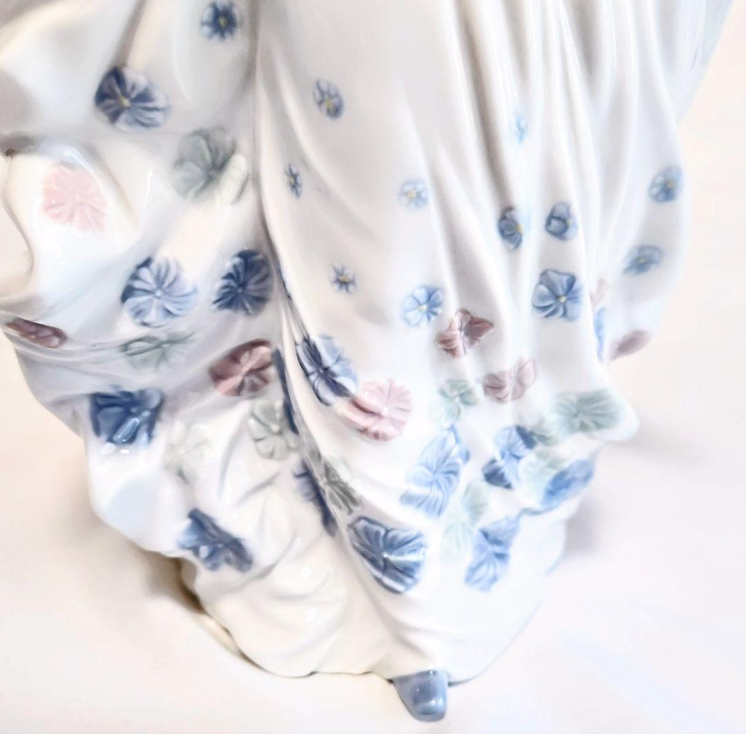 リヤドロ【美品】フィギュリン《春の輝き》No.5898