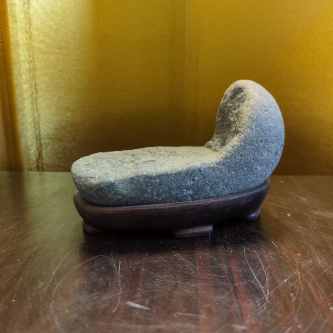 水石 天然石 約200g 便座型 トイレ風 原石 鑑賞石 自然石 専用台座付き