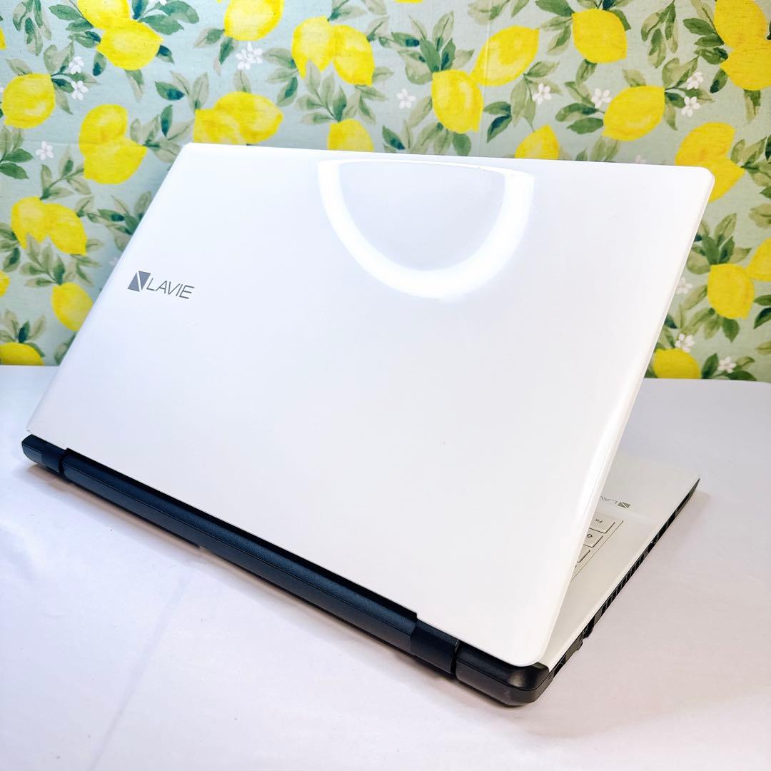 真っ白かわいい❤️女性に大人気❤️薄型初心者向けノートパソコン