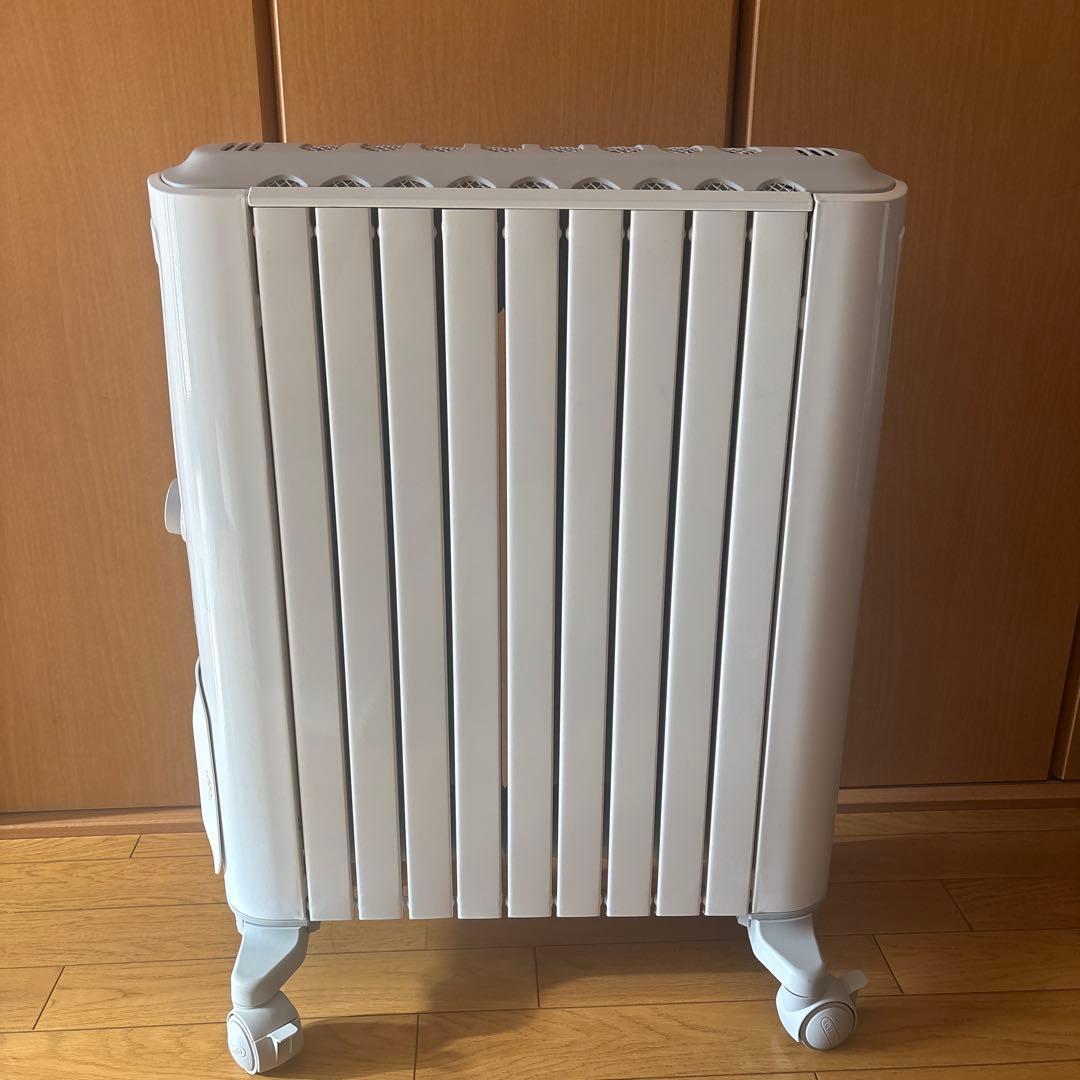 DeLonghi オイルヒーター ホワイト - メルカリ