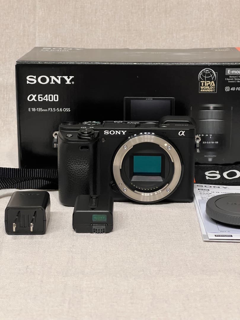 K*K様 SONY α6400 ショット数2,943枚 ボディ SONY α6400 ILCE-6400L パワーズームレンズキット [シルバー] 価格比較