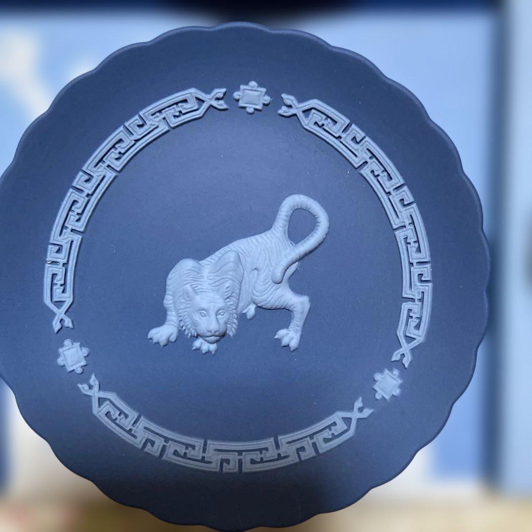 お値下げ‼️ウェッジウッド、イヤープレート12枚セット - メルカリ