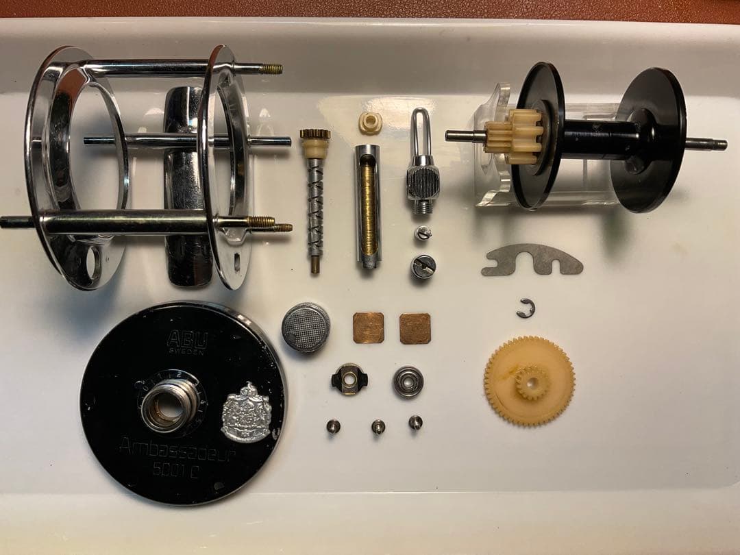 ABU アンバサダー 5001 C メンテ済 フレーム修正済 - メルカリ