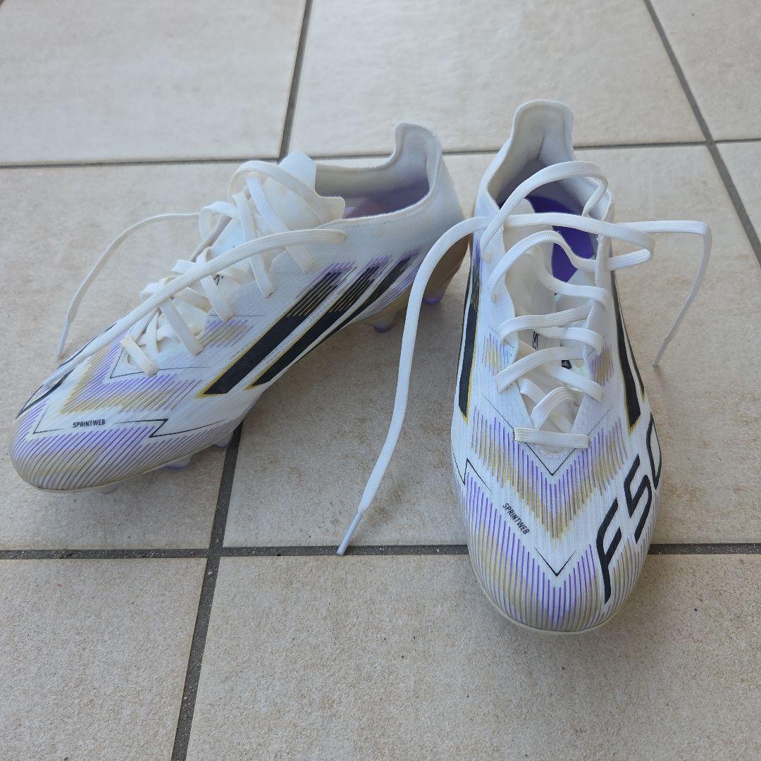 adidas F50 サッカーシューズ ホワイト/ブラック/パープル - メルカリ