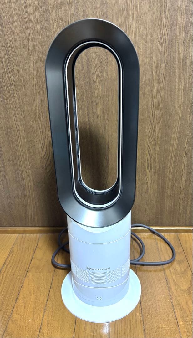 dyson hot&cool 1台2役 2024年製造 ヒーター、扇風機として1台2役で活躍し、脱衣所などの狭い部屋にも最適