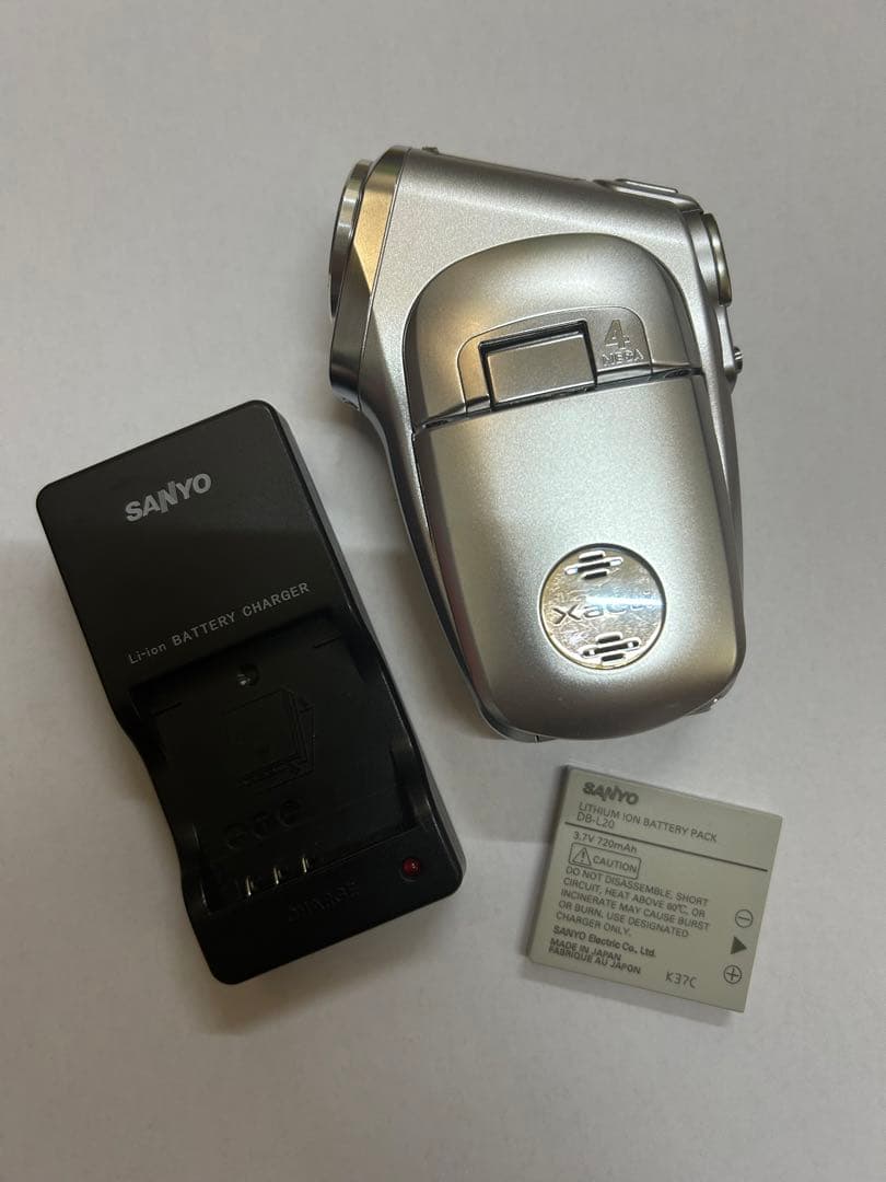 【希少】【稼動品】SANYOデジタルムービーカメラXacti DMX-C40廃盤 Amazon | SANYO 防水デジタルムービーカメラ Xacti (ザクティ) DMX-CA8