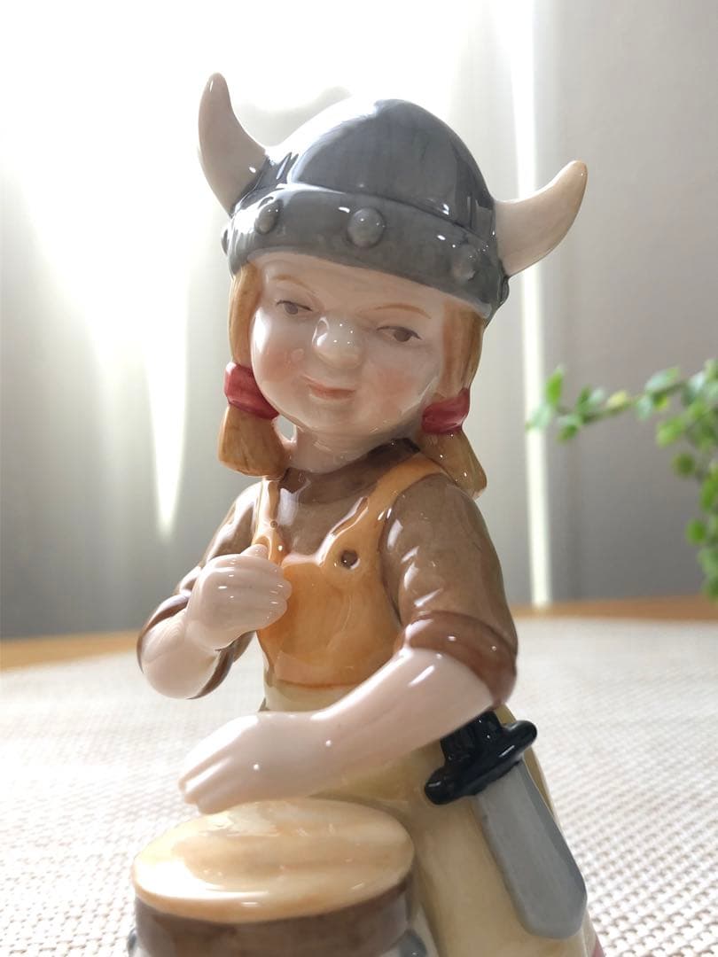 ロイヤルコペンハーゲン フィギュリン バイキング 女の子 少女 置物