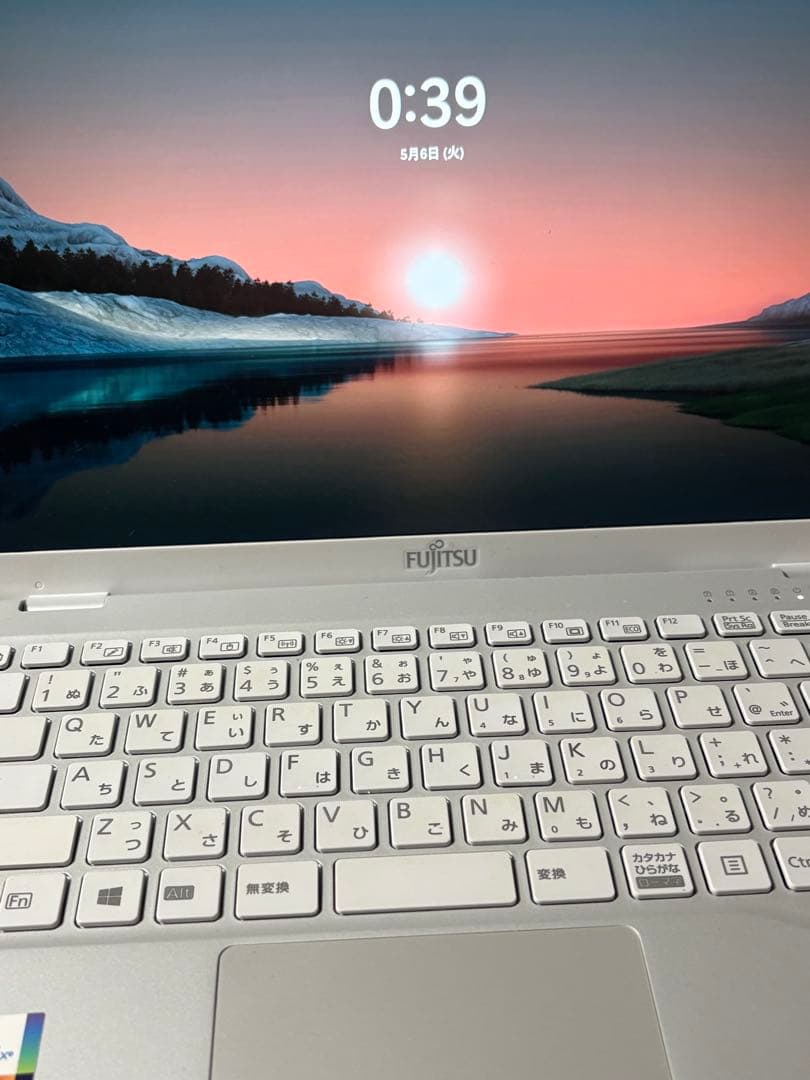 LIFE BOOK UH-08/E3 2021年モデル