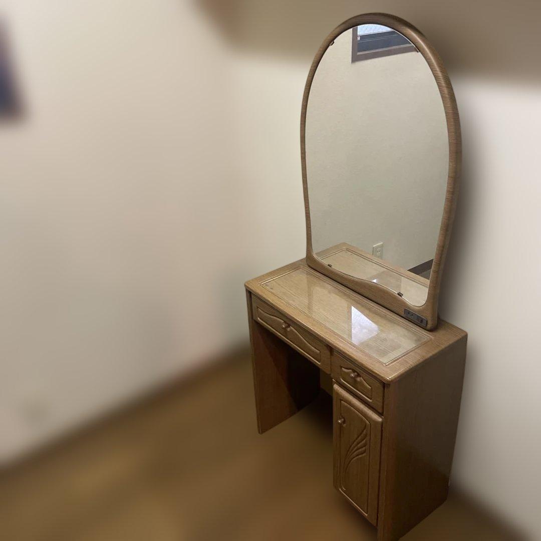 昭和レトロ　木製ドレッサー・鏡台 椅子付き　ナチュラルウッド　さいたま市引取限定 昭和初期 アンティーク 彫刻入りドレッサー