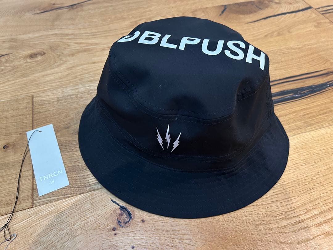 美品 TNRCN REVERSIBLE BUCKET HAT BLACK - メルカリ