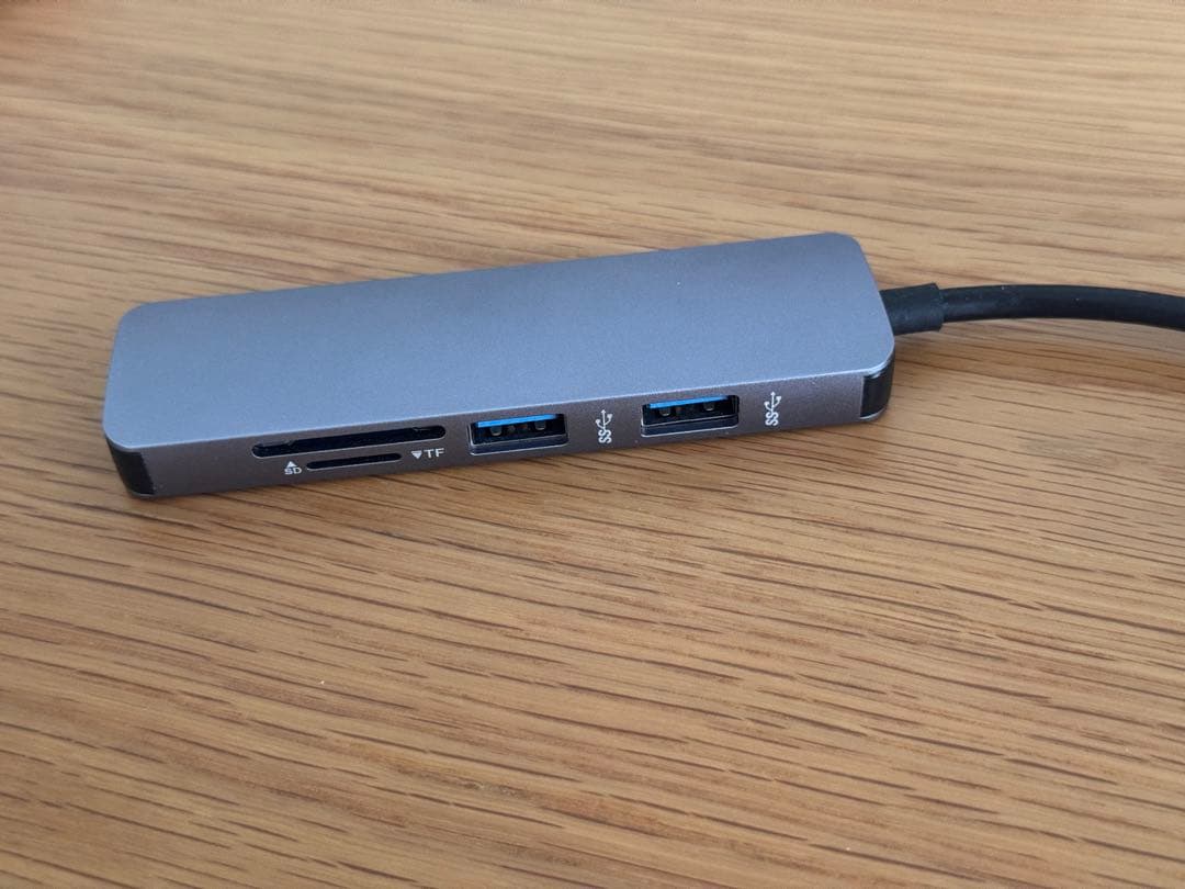 高速データ転送できるドック USB Type-C ドッキングステーション／トリプル4Kディスプレイ対応