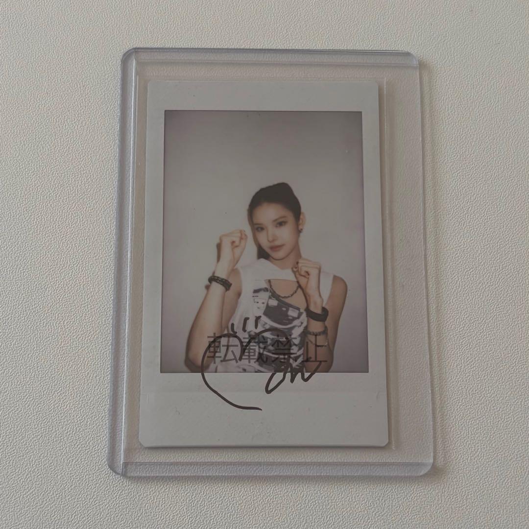 IZNA マイ 直筆サイン入り ポラロイド チェキ - メルカリ