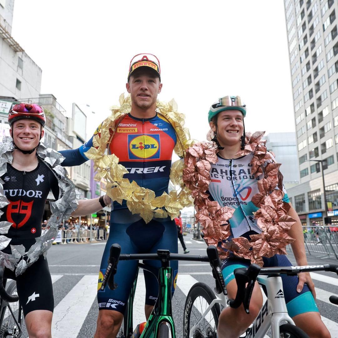 選手支給品 バーレーンヴィクトリアス 非売品ロードスーツ スキン