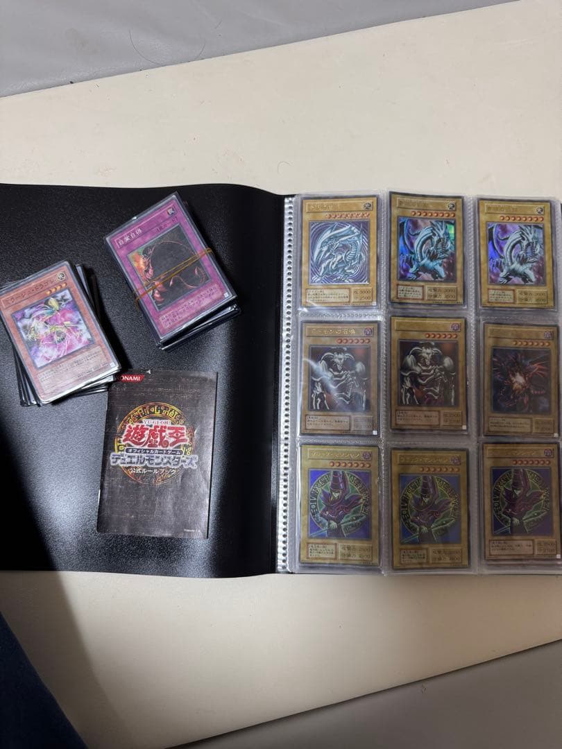 引退品　遊戯王カード　ブルーアイズ　青艶？　sm-51 青眼の白龍 青眼の白龍(青艶)【レリーフ】{SM-51}《モンスター》