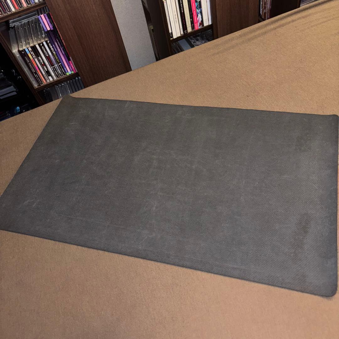 レッドデーモンズ CON EXCLUSIVE プレイマット 遊戯王 海外 英語