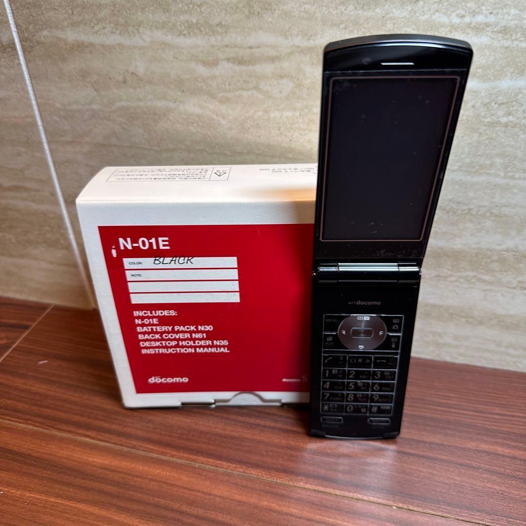 docomo N-01E フリップフォン 5551 - メルカリ