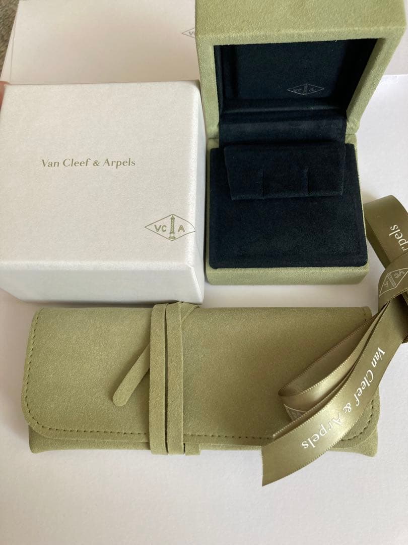 ヴァンクリーフ&アーペル ピアスケース 箱 ボックス クリーニング