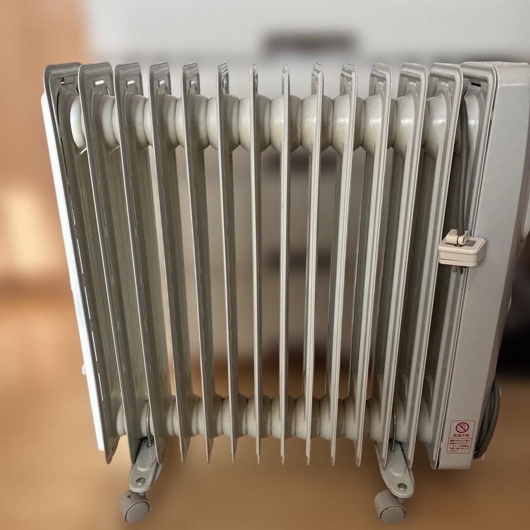 デロンギオオイルヒーター。H771423E. 200V.2300W.作動確認済. 希少 200V ハイパワー 最強モデル DeLonghi デロンギ オイルヒーター