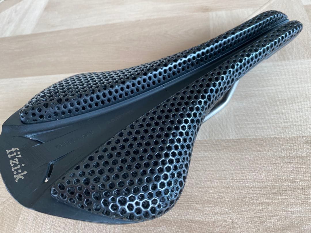 刺繍入り スペシャライズド POWER ARC EXPERT SADDLE 143mm