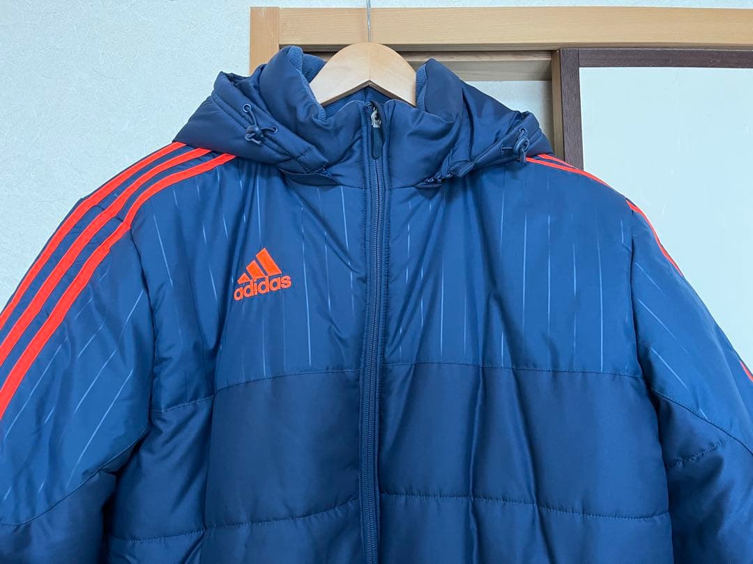 アディダス ネイビーダウンジャケット蛍光オレンジライン