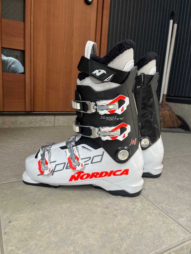 Nordica Speedmachine 子ども用スキーブーツ　25cm Nordica Speedmachine J2 Junior Ski Boots 2025 | Glacier Ski Shop