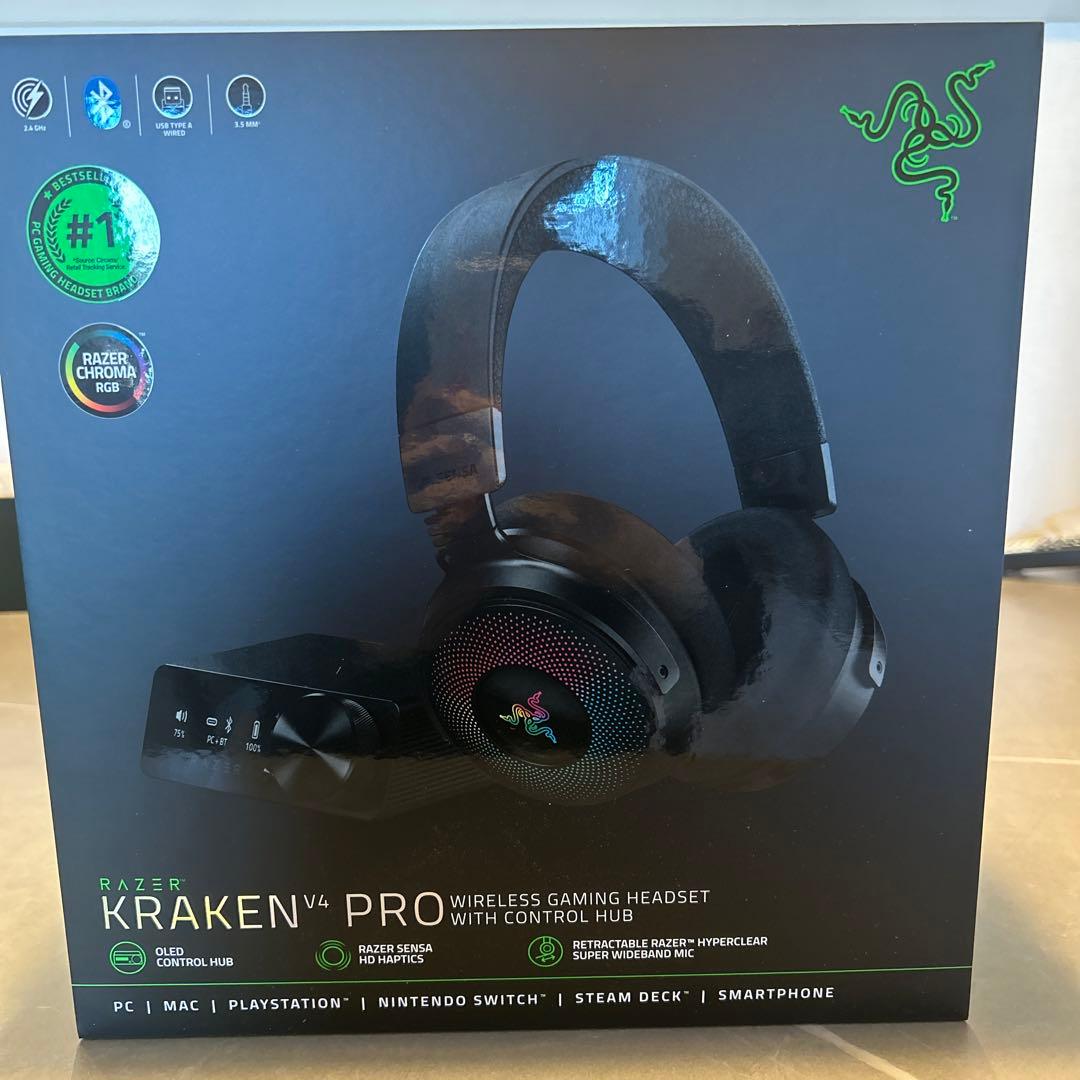 RAZER KRAKEN V4 PRO ＋スタンドつき Razer Kraken V4 Pro Wireless RGB Gaming Headset with OLED
