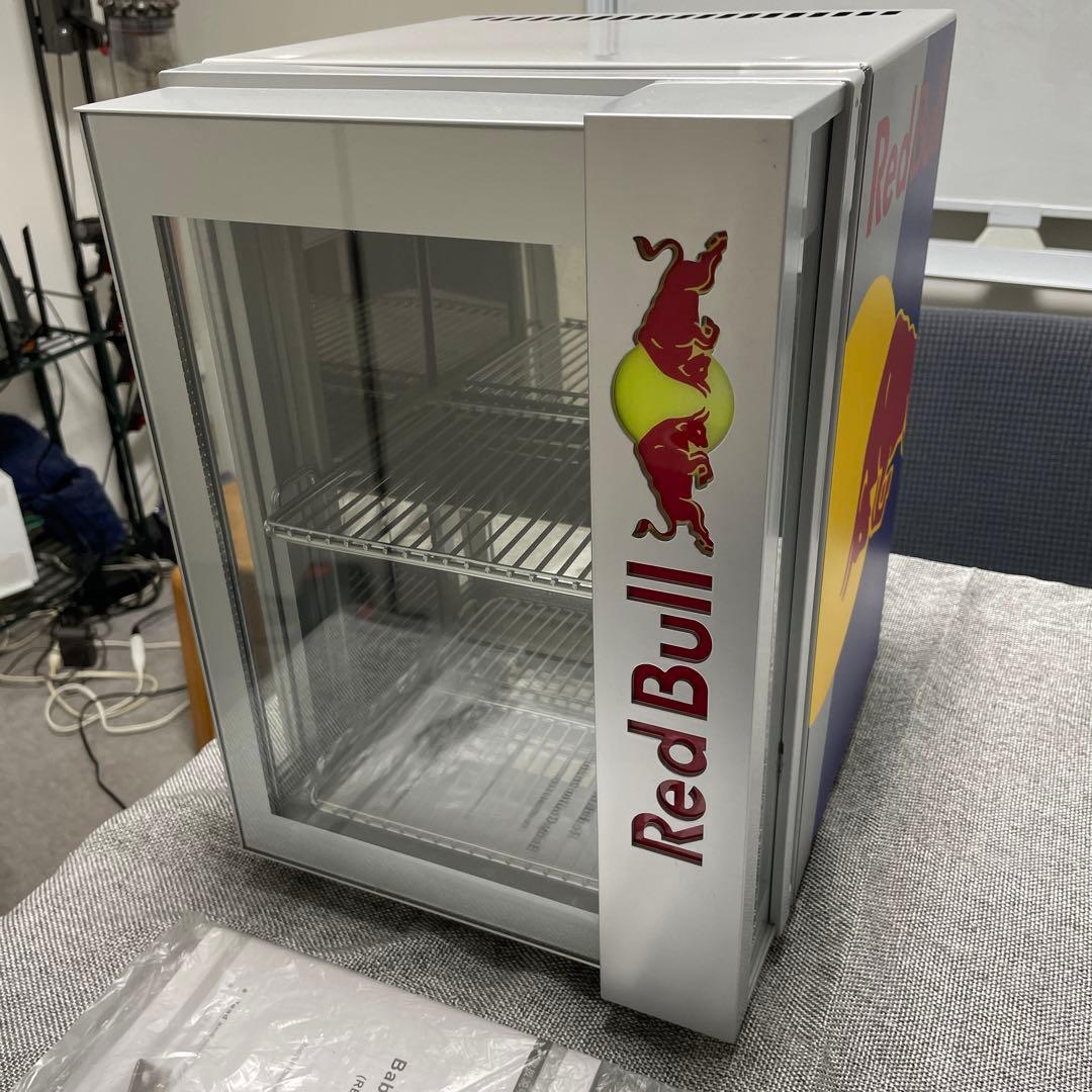 レッドブル冷蔵庫 RedBull 冷蔵庫 2020年モデル - メルカリ