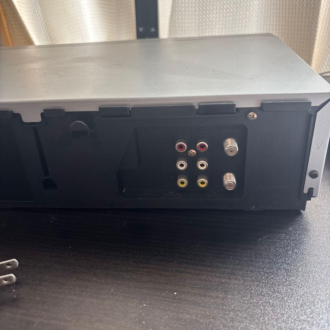 SHARP シャープ VHS ビデオデッキ カセットレコーダー VC-H210 - メルカリ