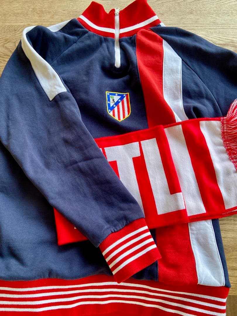 アトレティコ•マドリード レトロスウェット(M)、マフラーセット