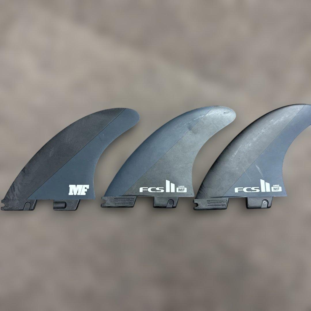 ミックファニング　ネオカーボンフィン ラージ 3本セット　美品 ミックファニング ネオカーボンフィン ラージ 3本セット 美品 - メルカリ