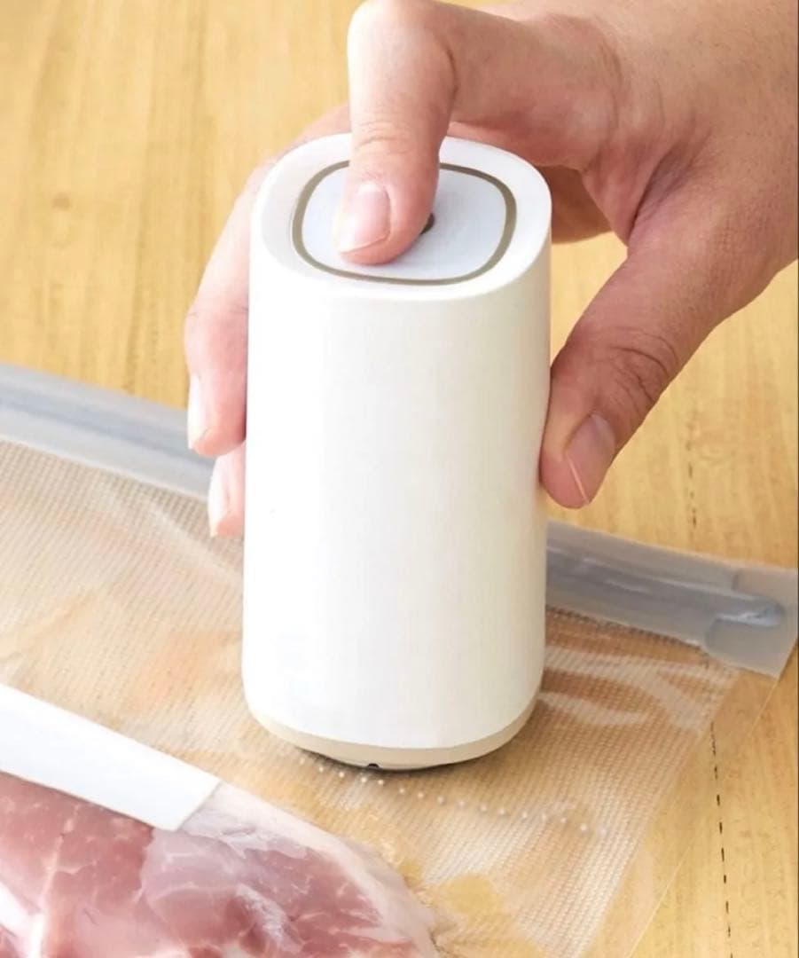 3COINS USB充電式食品真空ポンプ ・真空パック3枚付属 - メルカリ