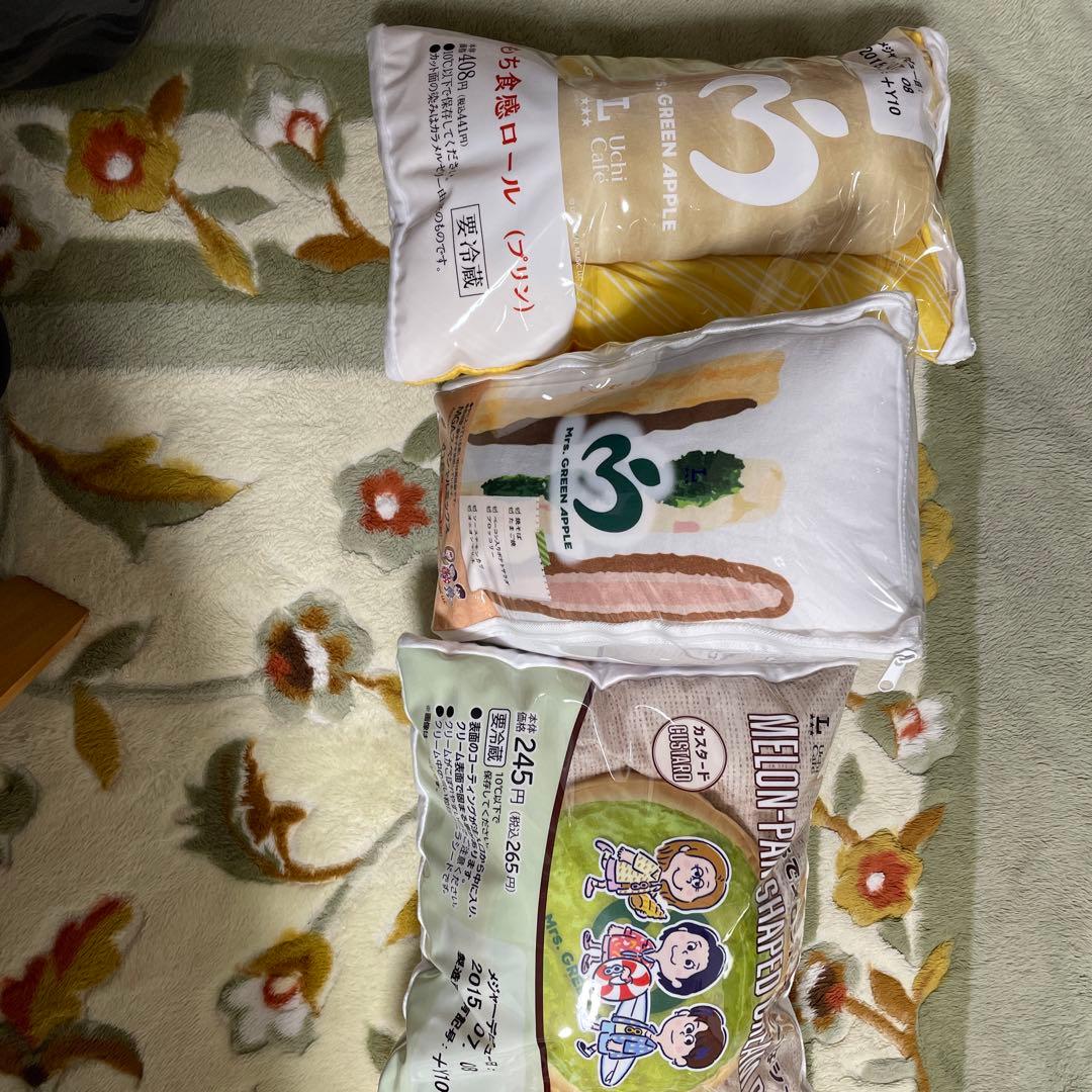 ミセス ローソン受注生産コラボ クッション3個 - メルカリ