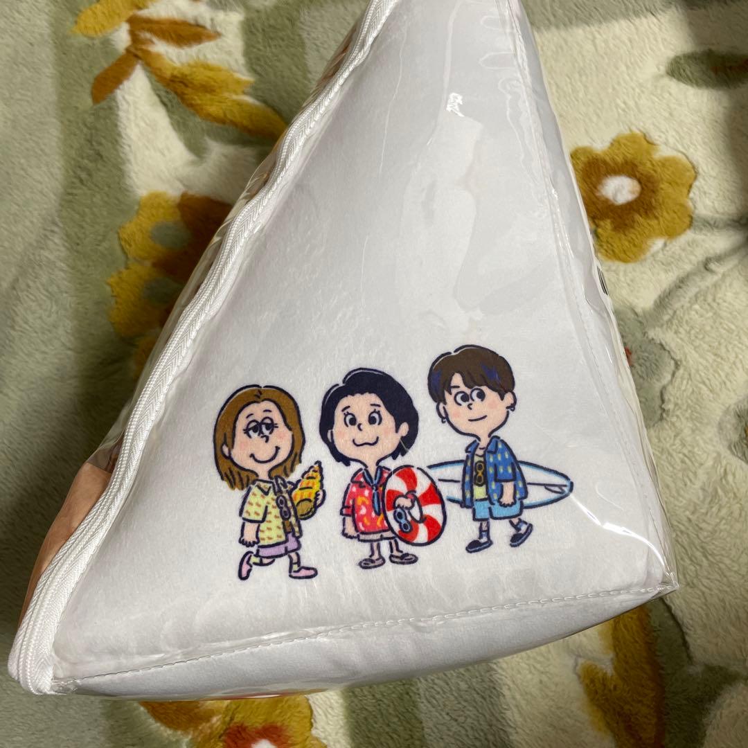 ミセス ローソン受注生産コラボ クッション3個 - メルカリ