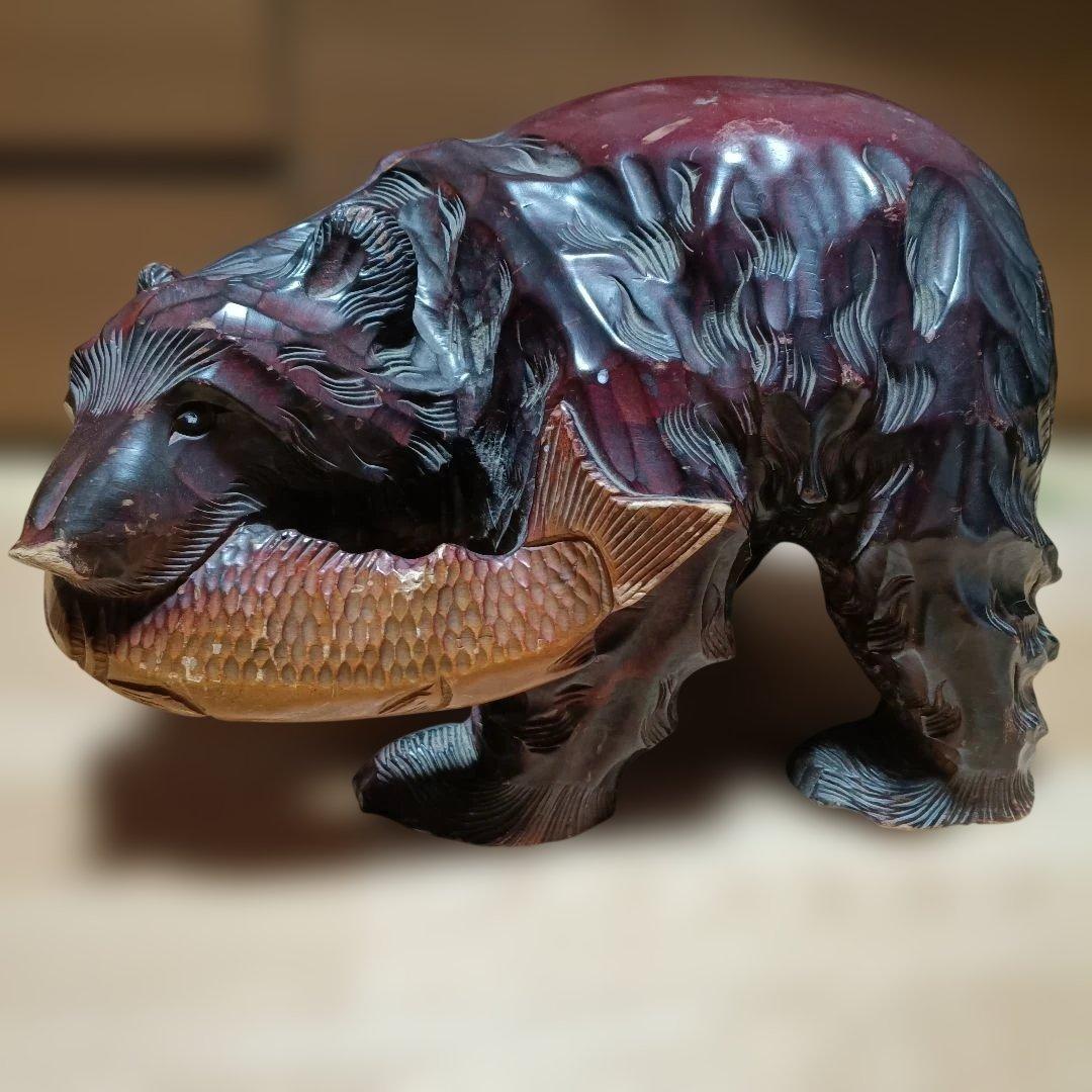 木製クマの置物 魚を咥えたデザイン 長さ約40センチ - メルカリ