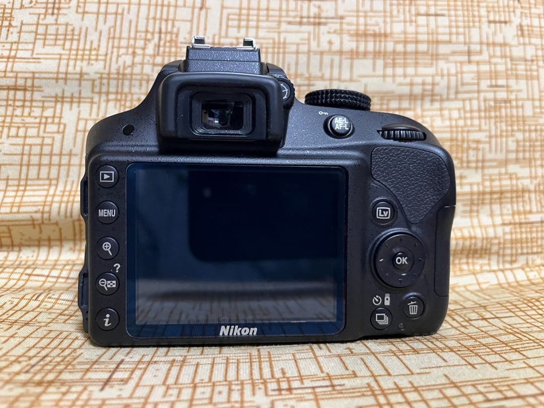 美品！ショット数2028枚！】Nikon D3300 18-55レンズキット - メルカリ