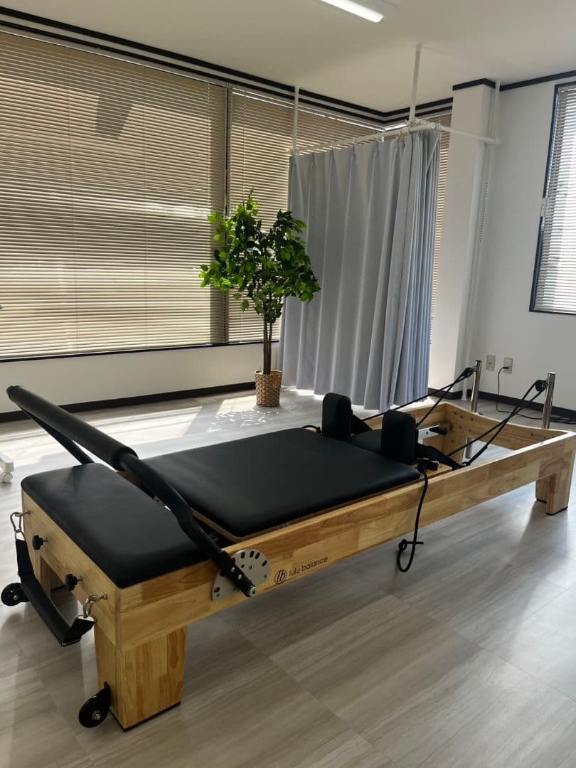 みまろ　ピラティスリフォーマー、その他セット Amazon.co.jp: ピラティス リフォーマー マシン セット、自宅での