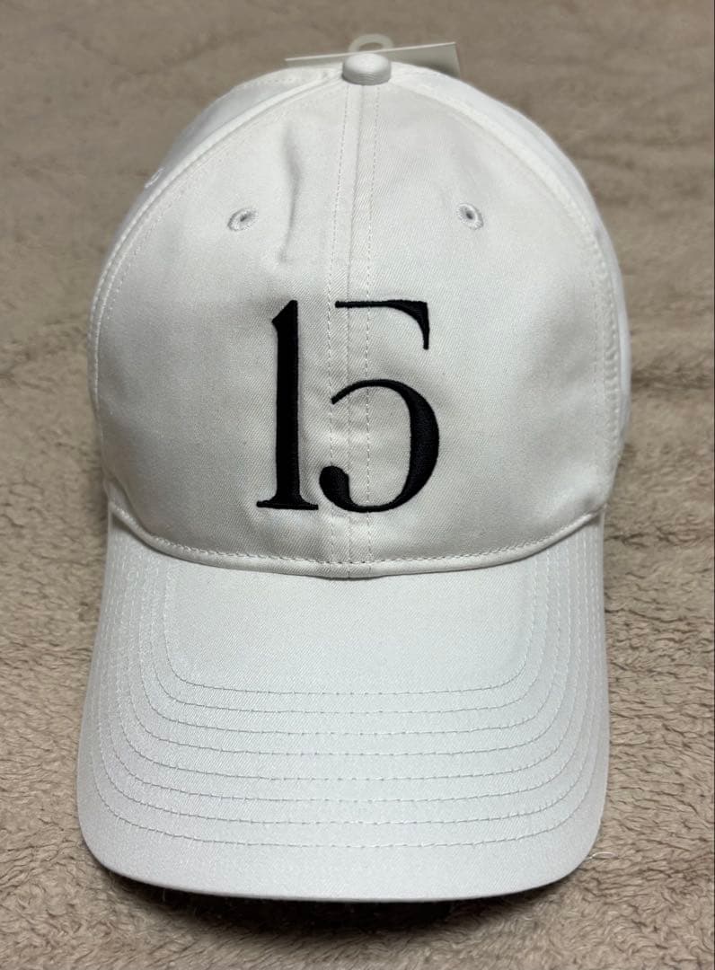 NIKE RF CAP フェデラー選手GS15勝記念キャップ 新品・タグ付き フェデラーのロゴを復活させた『RFキャップ』が発売。「長く待ち望んだ