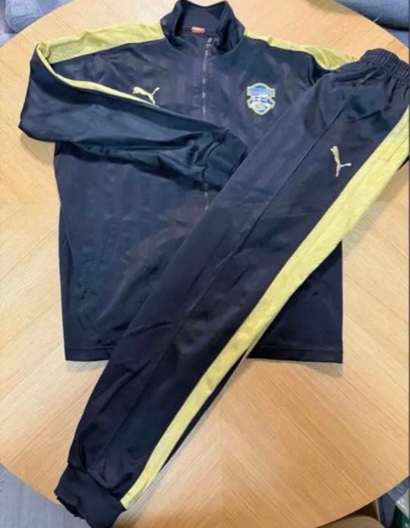 瀬戸内高校サッカー部黒金ジャージセットアップ - メルカリ