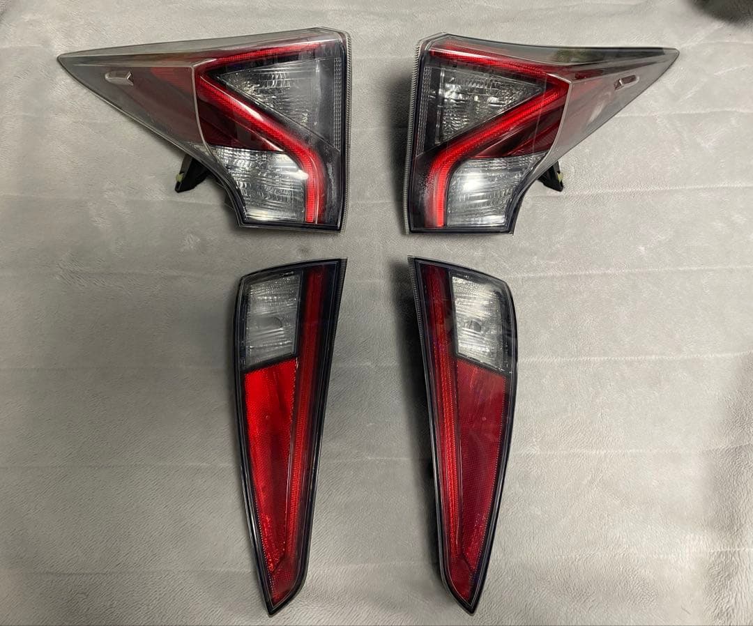 50プリウス 前期　ZVW50 テールライト 4個セット ICHKOH プリウス50 ZVW50 前期 純正テールライト 右 ICHIKOH 47-87/47-78 刻印