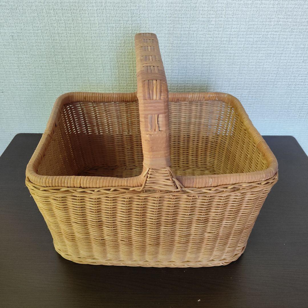 竹細工 ラタン 籐製 バスケット かご 持ち手付 角形① - メルカリ