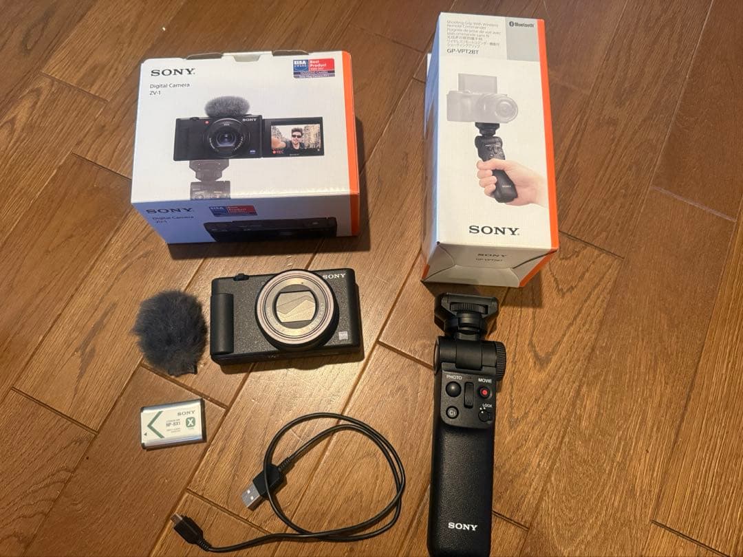 （最終値下げ！）SONY Vlog ZV-1 コンデジカメラとグリップセット ソニー、Vlog撮影向けデジカメ「VLOGCAM ZV-1」を税別約91,000円で発売