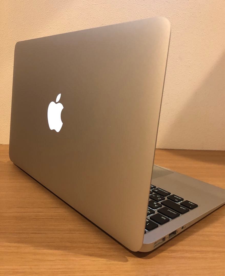 美品】MacBook air 11-inch Mid 2012 充電回数：95 - メルカリ